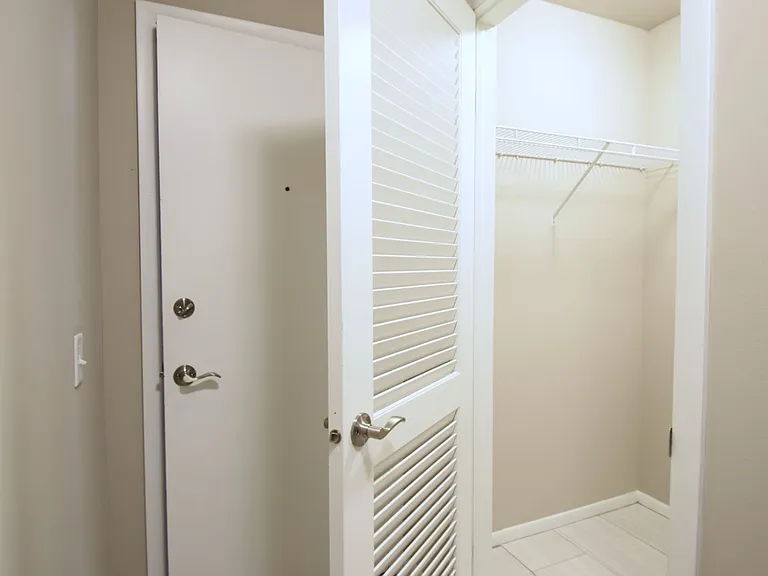 Woodland Reserve Apartments — Photo 79