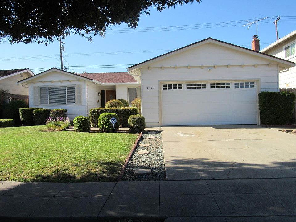 1st image of 3245 Desertwood Ln