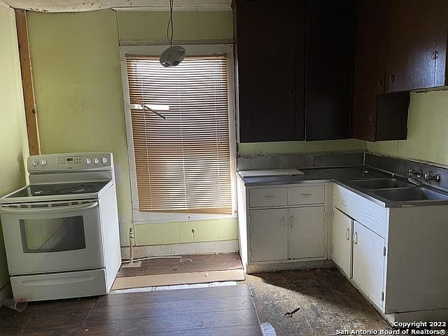 1st image of 515 W Theo Ave