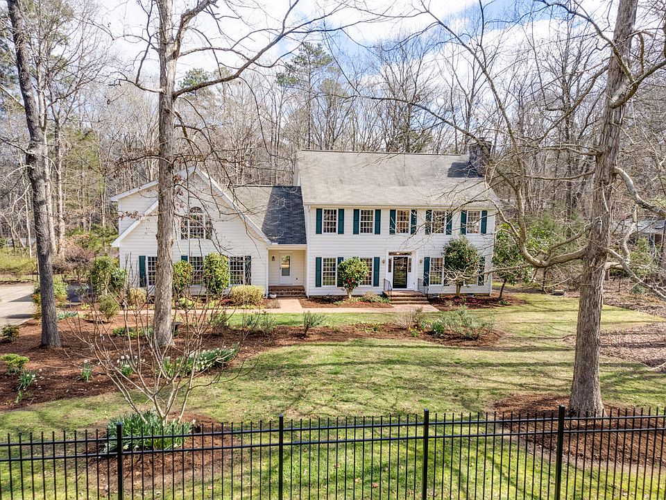 1st image of 204 Longwood Dr