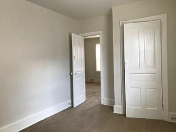 5th image of 102 Woodland Ave