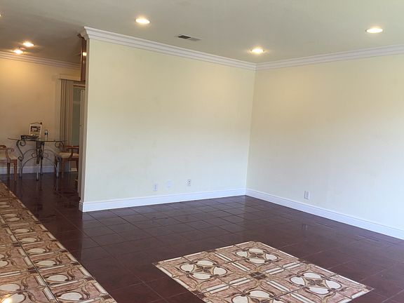 4th image of 2033 Kilchoan Way