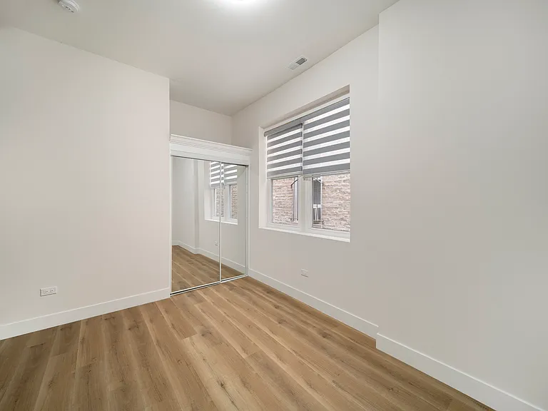 1137 N Francisco Ave #2 — Photo 6