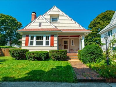17 Marden St, Cranston, RI, 02910