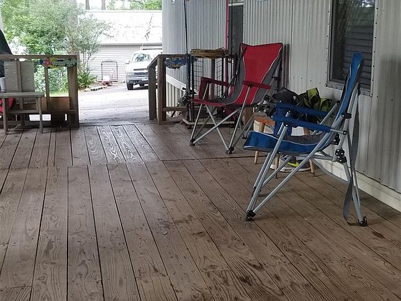 4th image of 271 Woodcrest