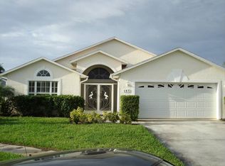 587 Birch Ct, Sebastian, FL 32958