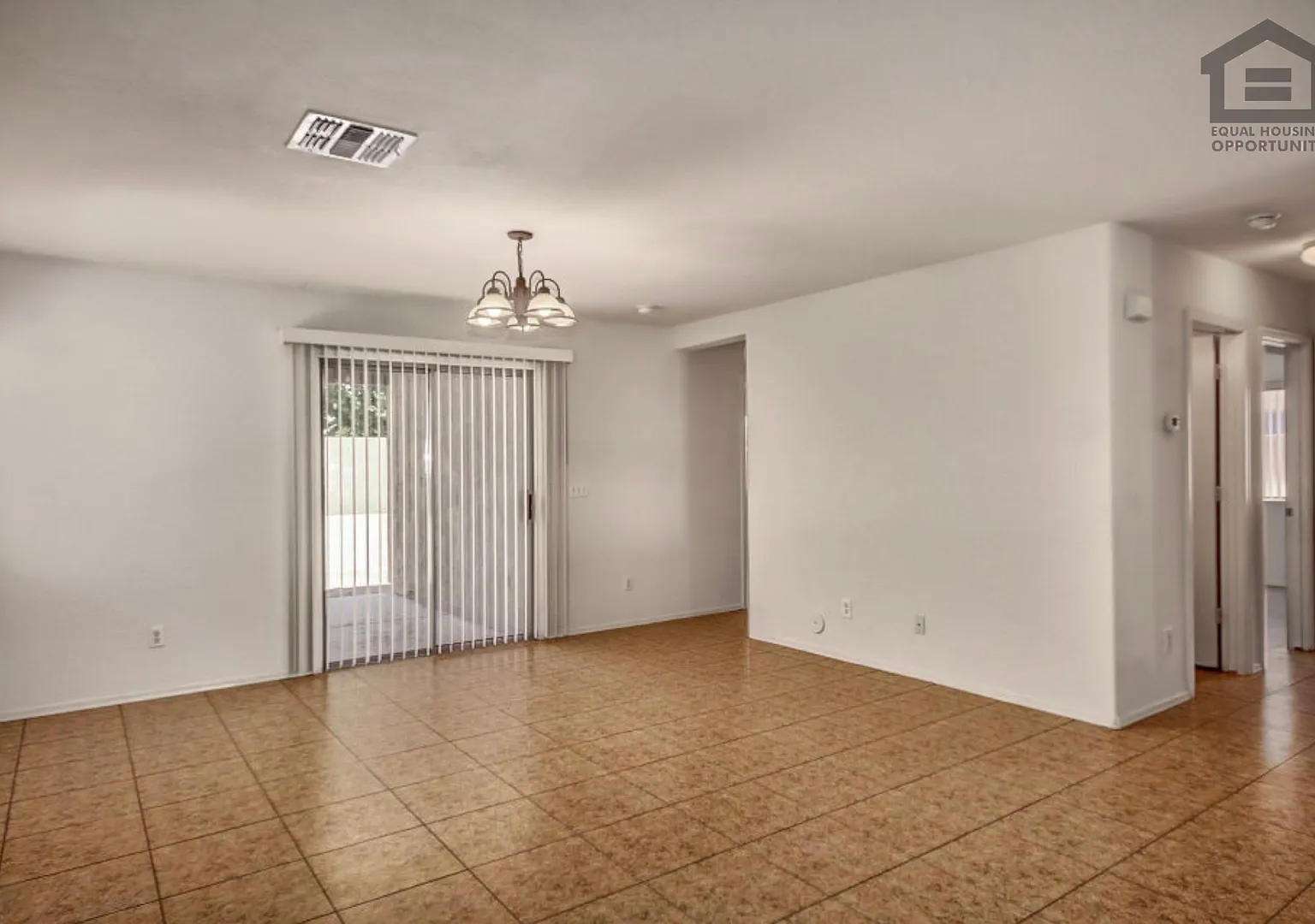 3Bed/2Bath House in Buckeye! Ready for Immediate Move-In! — Photo 4