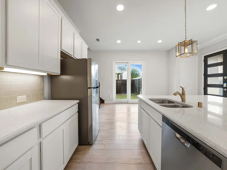 633 Ansley Way — Photo 8