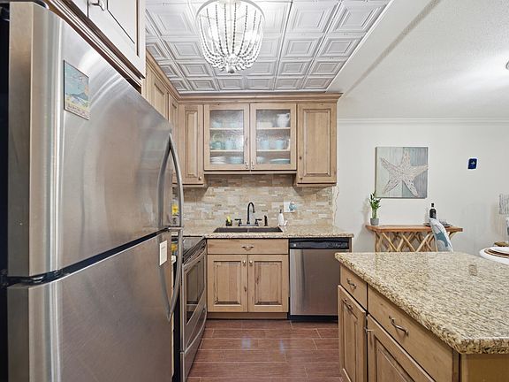 3rd image of 101 E Mcnab Road #102
