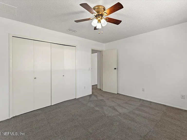 8140 Sutton Pl E — Photo 20