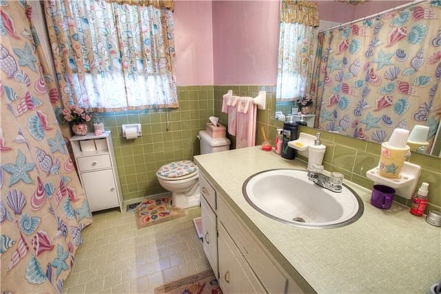 2nd image of 4885 Shasta Dr