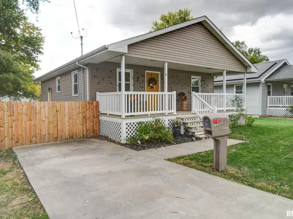 816 E Stevenson St, Taylorville, IL 62568