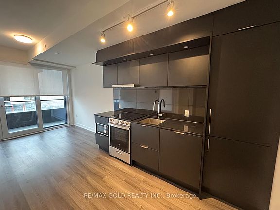 2nd image of 448 Burnhamthorpe Rd W #2412