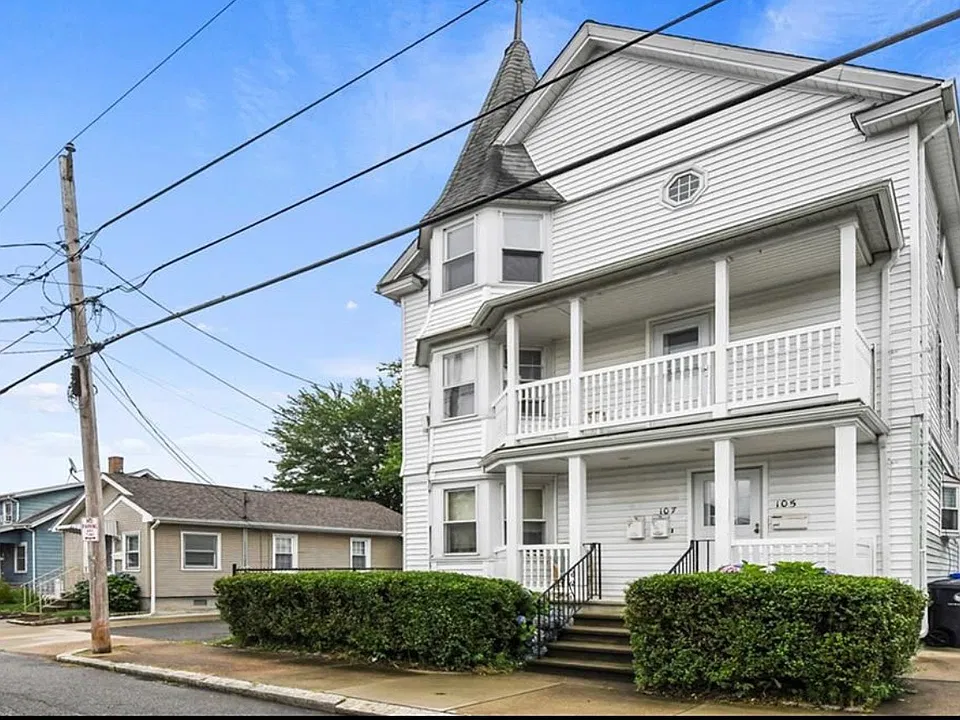 105 Oakland Ave #2