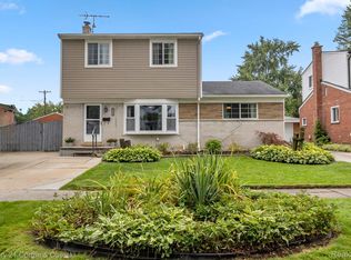 8316 Sanford Dr, Westland, MI 48185