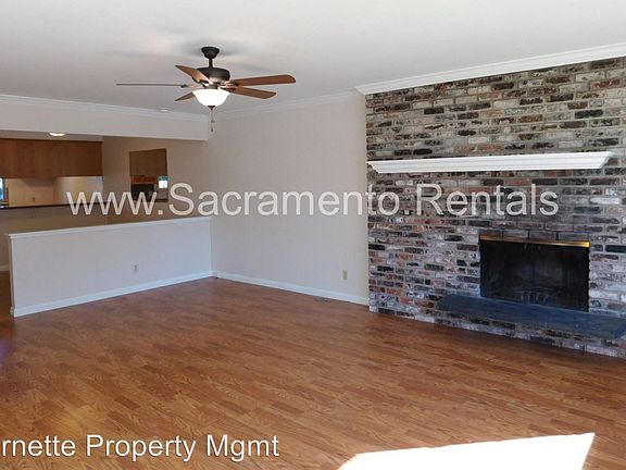 3rd image of 2635 Latham Dr