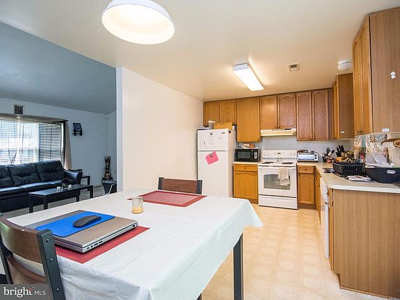 4th image of 8019 Blossom Wood Ct