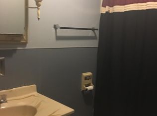 81 Chestnut St, Idamay, WV 26576