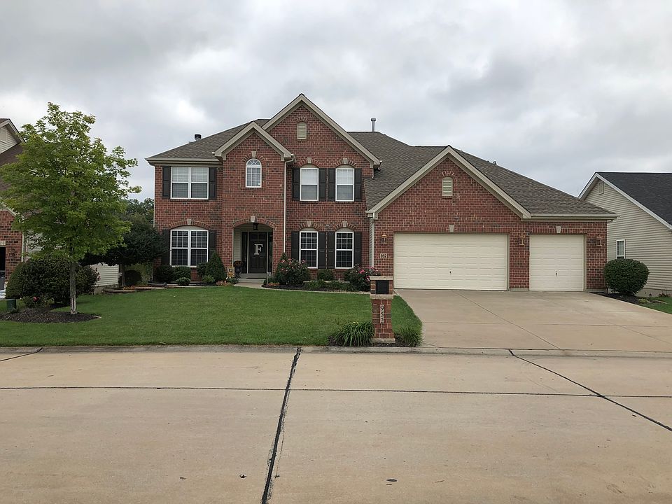 1.5 Story, 4 Beds, 3.5 Bath