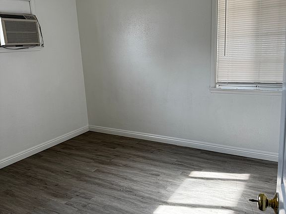 4th image of 12231 Acacia Ave