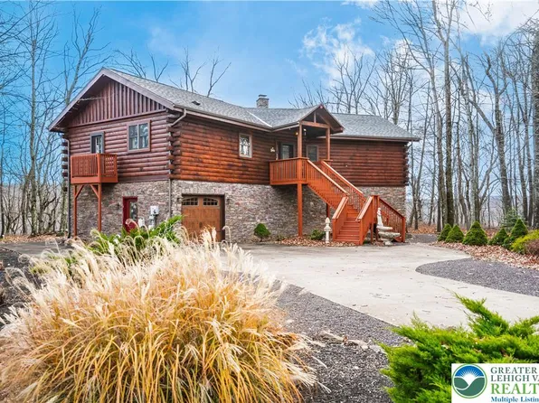 720 Turnberry Ln, Hazleton, PA 18202