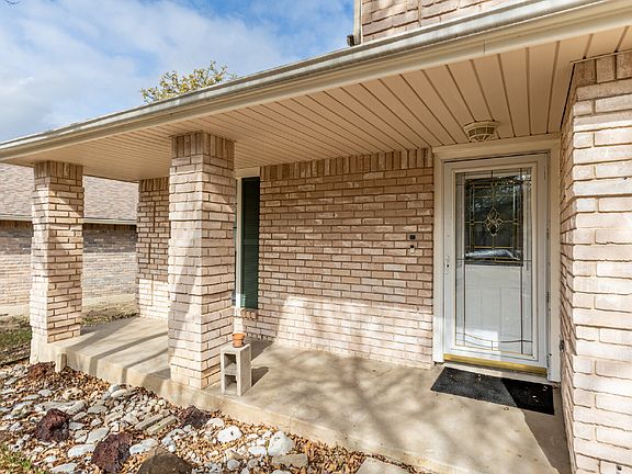 3rd image of 5214 Pond Lake Dr