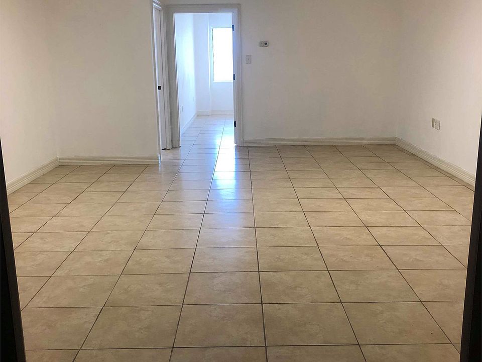 2nd image of 509 Lawrence St #203