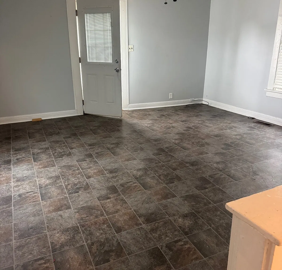 1 bed, 1.0 bath, $525 — Photo 2