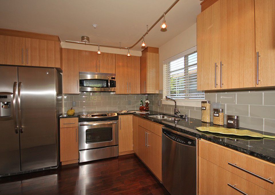 1st image of 511 100th Ave NE APT 307