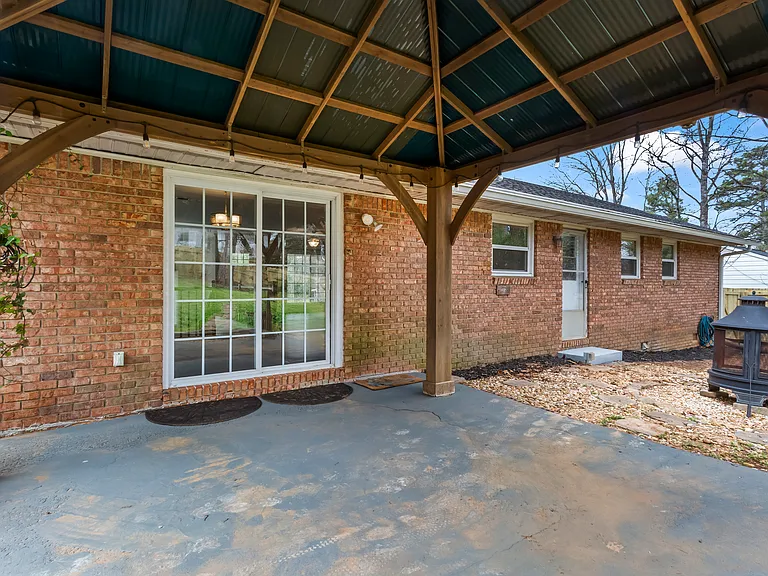 2465 Spring Dr SE — Photo 36