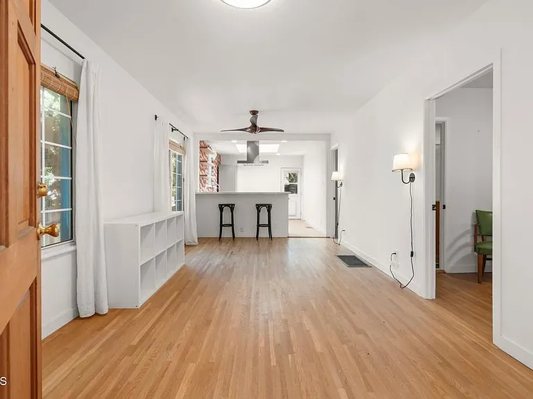 317 El Medio St — Photo 2