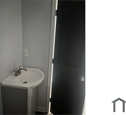 1 bed, 1100 sqft, $1,200 — Photo 2