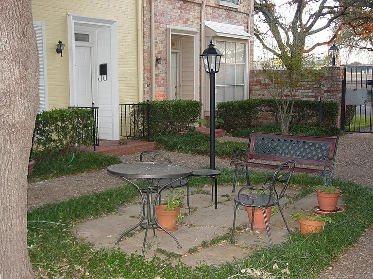 9828 Valley Meadow Ct — Photo 8