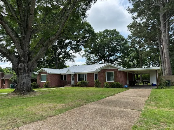 307 McKie St, Senatobia, MS 38668