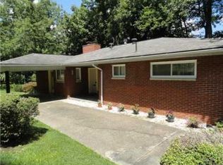 909 Hughes Dr, Saint Albans, WV 25177