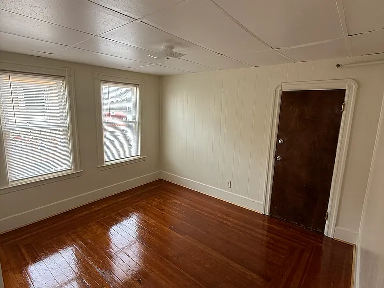 99 Rand St #3R — Photo 4