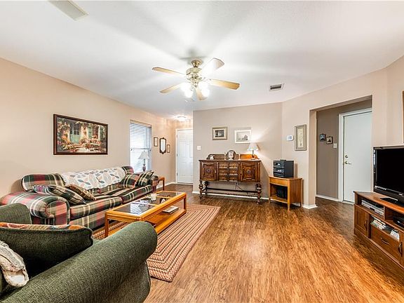 4th image of 1026 Moser River Dr
