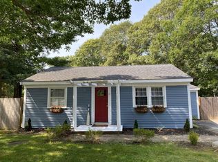 21 Mashpee Neck Rd, Mashpee, MA 02649