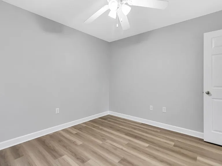 4429 Southminster Cir — Photo 29