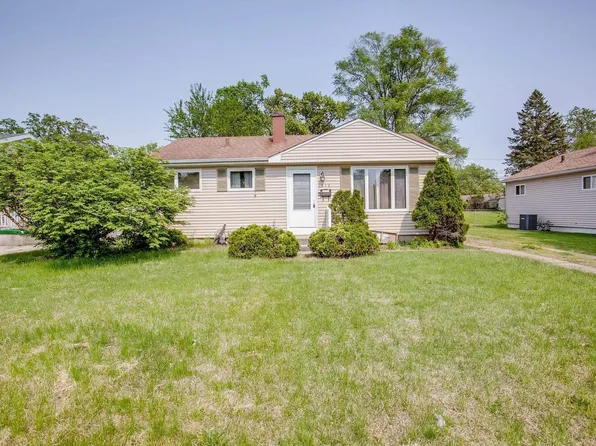 916 Sussex Dr, South Bend, IN 46628