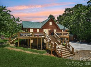 65 E Dream St, Hendersonville, NC 28792