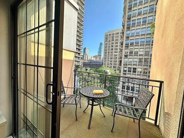 161 W 95th St #3S — Photo 2