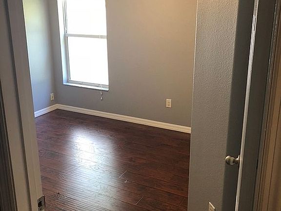 4th image of 2413 8th Ave