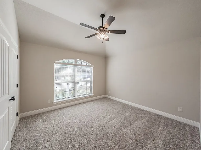 1625 Town Creek Cir — Photo 32