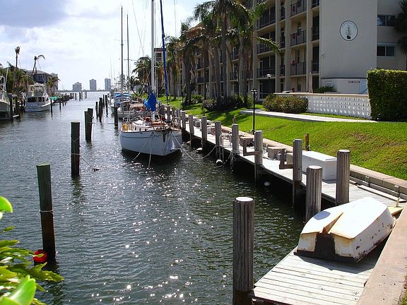 3rd image of 109 Paradise Harbour Blvd #406406