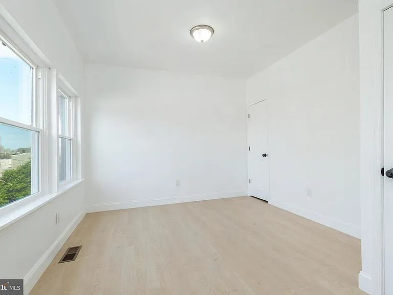 703 N 43rd St #2 — Photo 38
