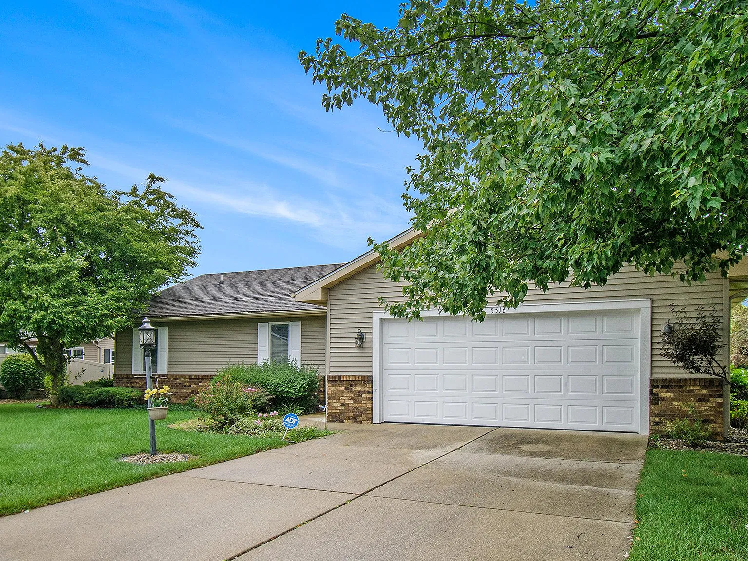 5516 Trippel Dr — Photo 2