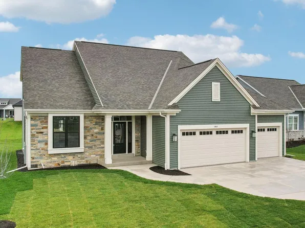 1611 Creekview LANE, Oconomowoc, WI 53066