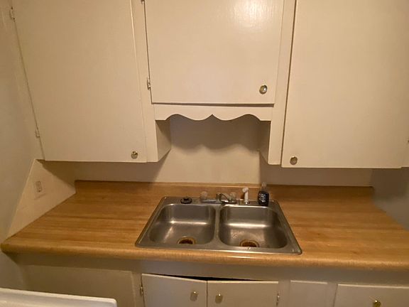 4th image of 1806 S Vermont Ave APT 2