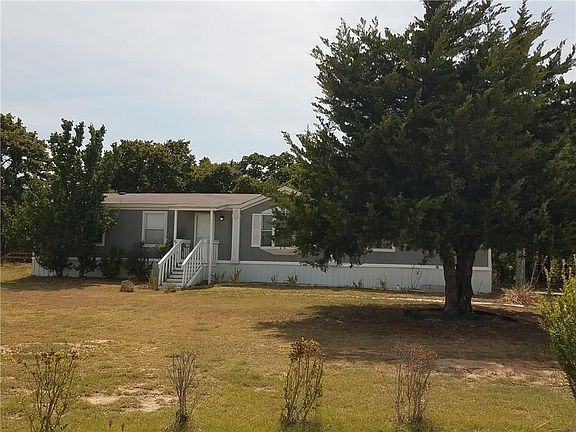 3rd image of 105 Briar Oaks Ct